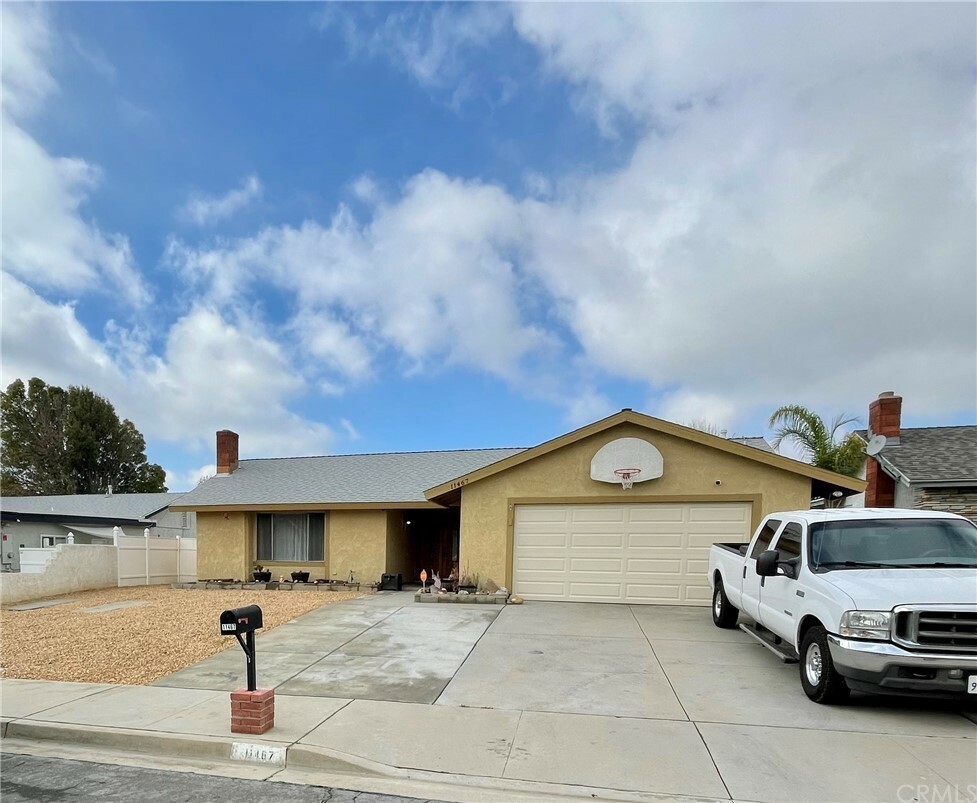 Property Photo: 11467 Daybreak CA 92557