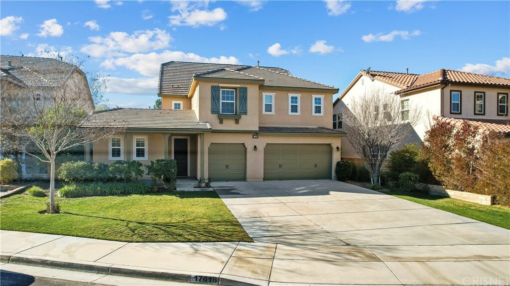 Property Photo:  17018 Strawberry Pine Court  CA 91387 