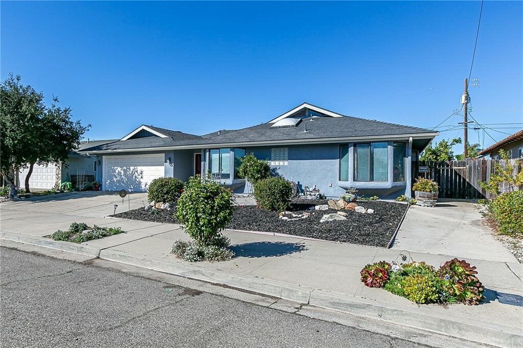 Property Photo: 137 Hercules Avenue CA 93436