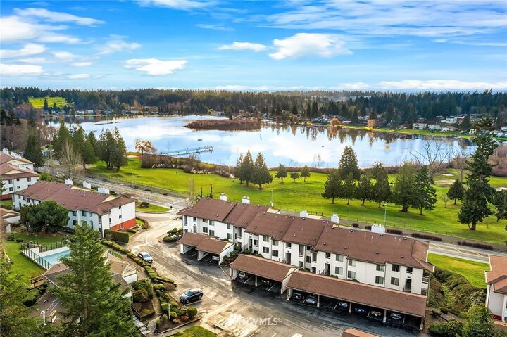 23501 Lakeview Drive D204  Mountlake Terrace WA 98043 photo