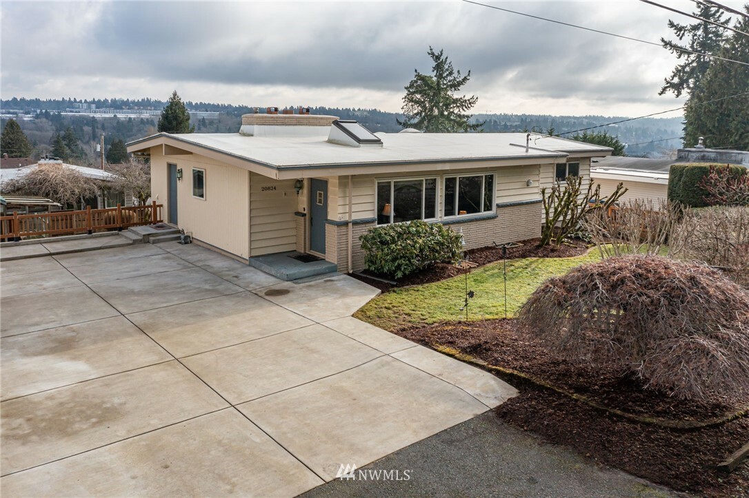 Property Photo: 20824 6th Avenue S WA 98198