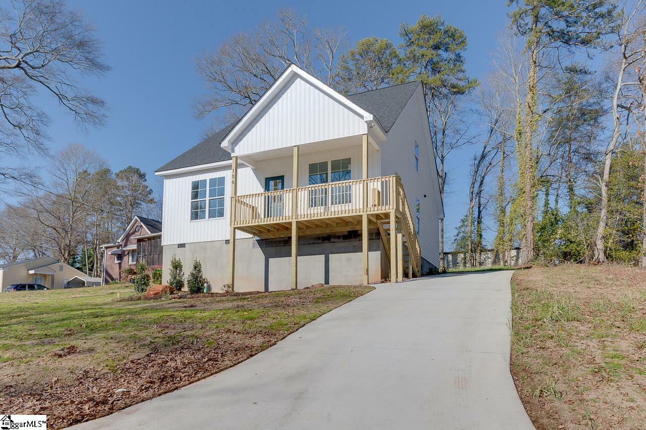 Property Photo: 106 Crosby Circle SC 29605