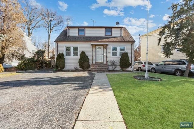 Property Photo:  429 Linden Avenue  NJ 07603 