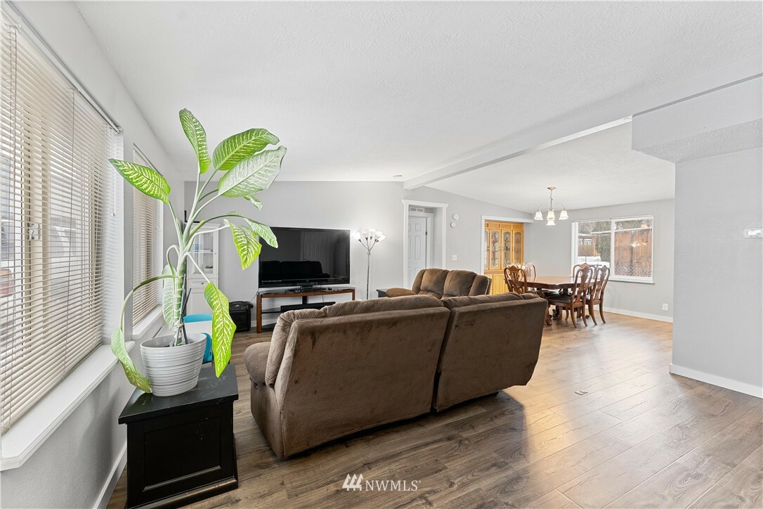 Property Photo: 117 E Allen Avenue WA 98816