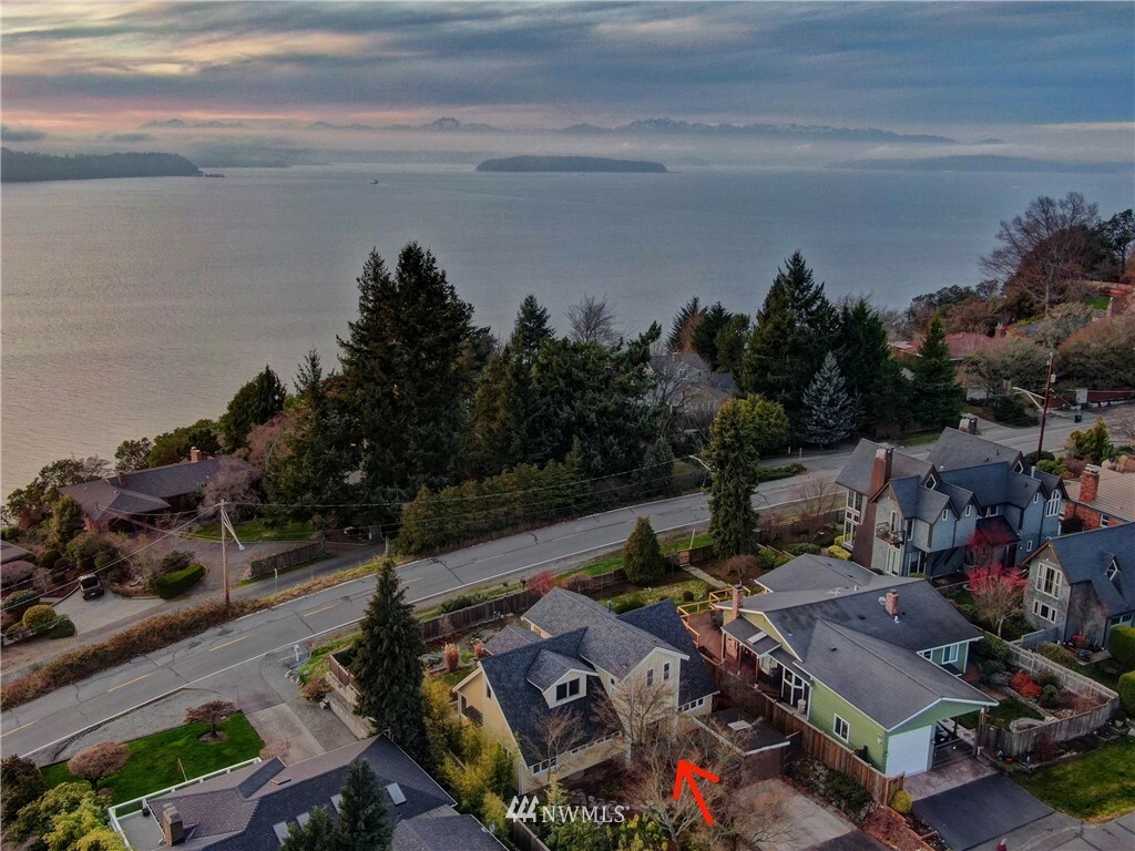 Property Photo:  10628 Marine View Drive SW  WA 98146 