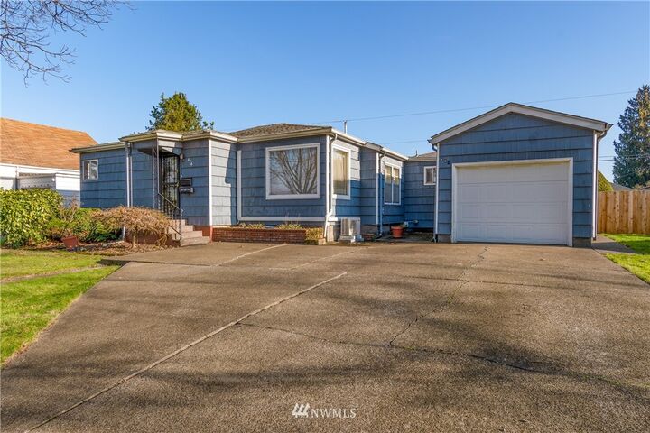 Property Photo: 424 26th Avenue WA 98632