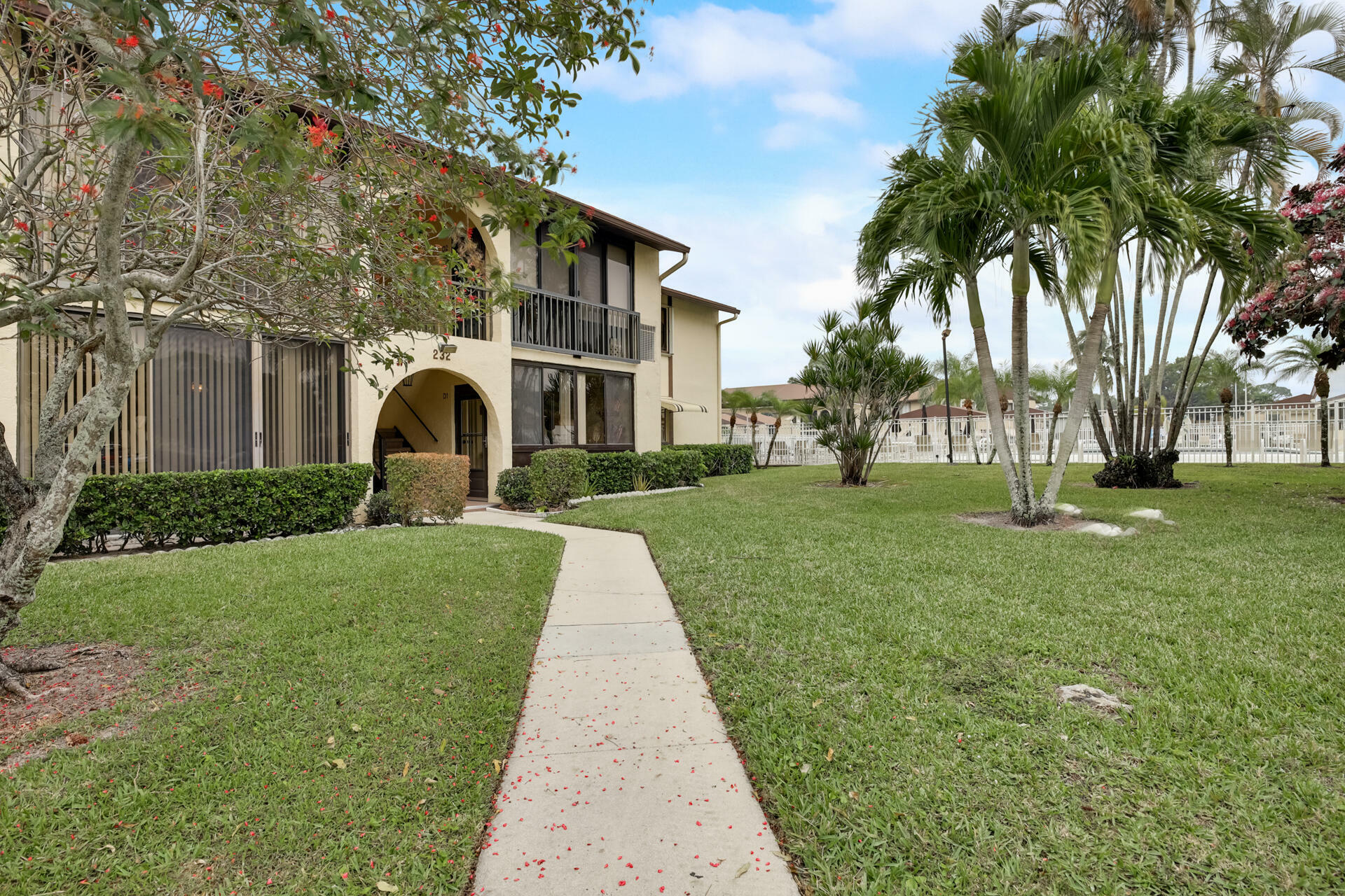 Property Photo: 232 Pine Hov Circle A-2 FL 33463