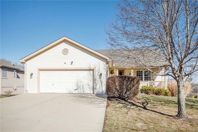 Property Photo:  704 Highland Drive  KS 66048 