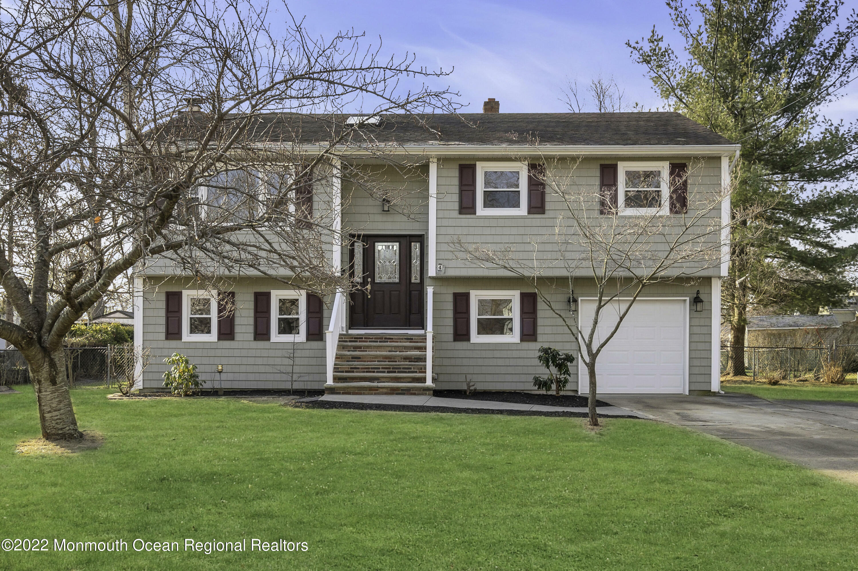 Property Photo:  4 Aberdeen Terrace  NJ 07748 