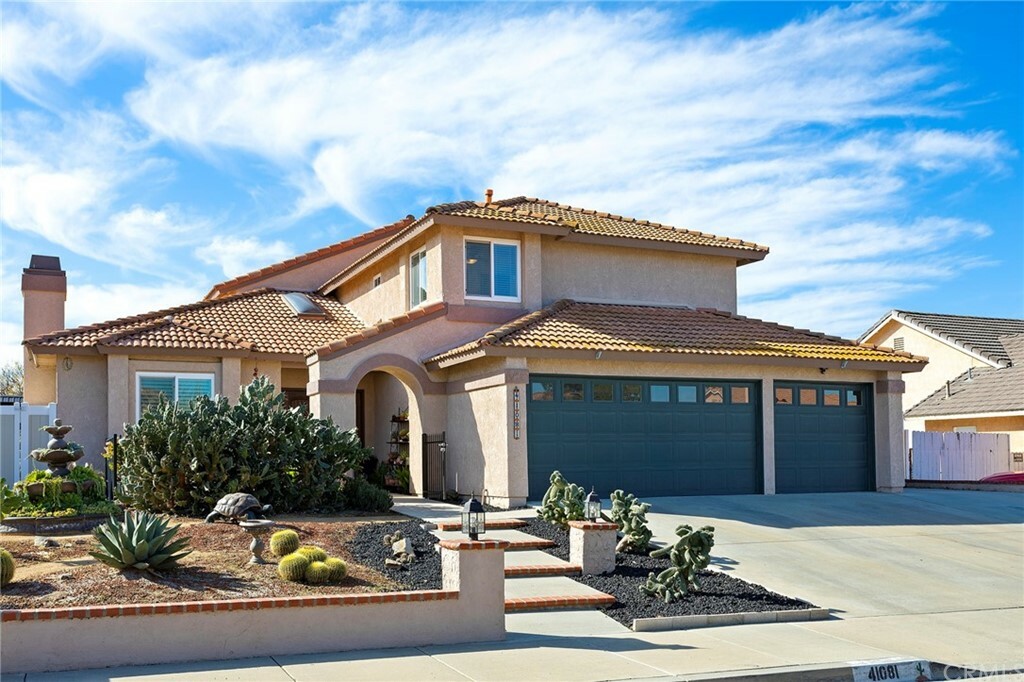 Property Photo:  41081 Willowbend Drive  CA 92563 
