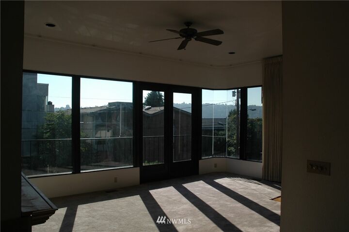 Property Photo:  2031 Waverly Place N 3  WA 98109 