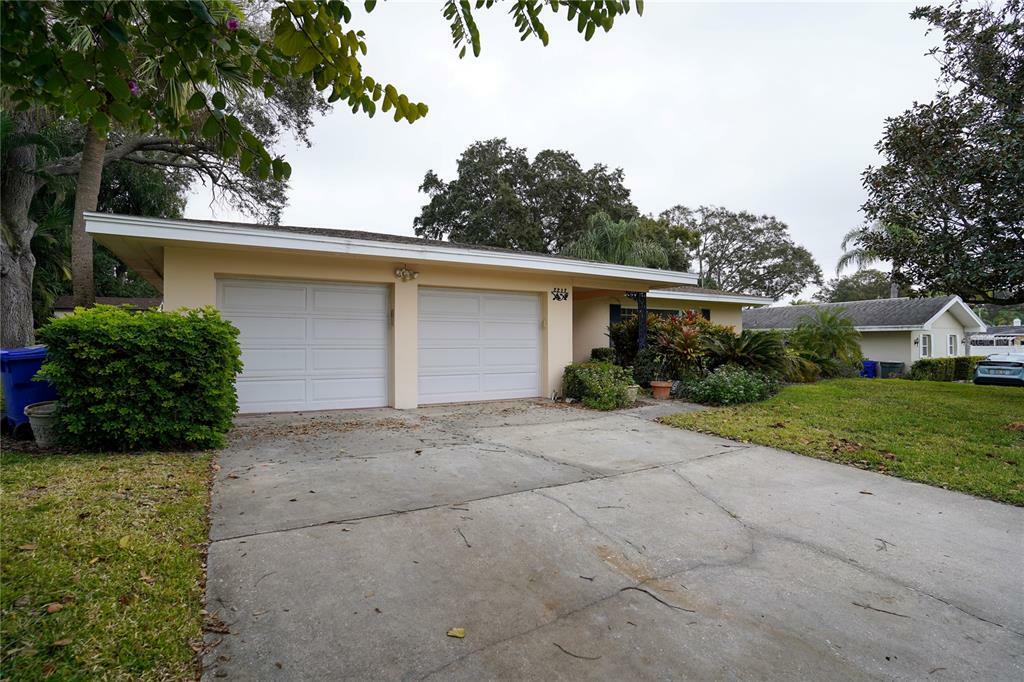 Property Photo:  2217 Snead Avenue  FL 34698 