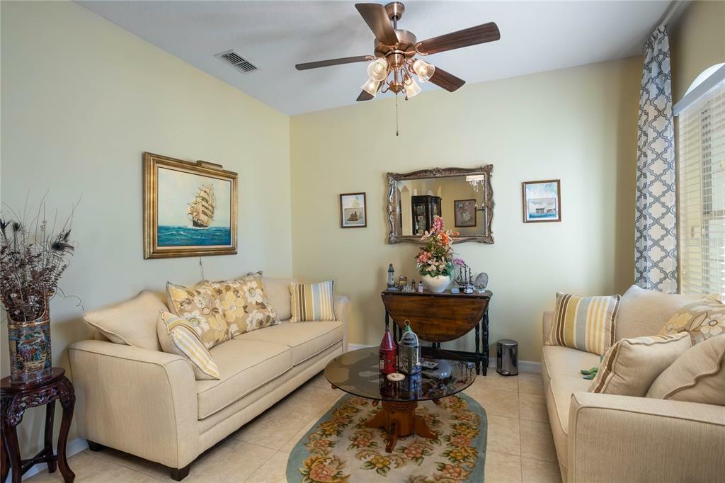 Property Photo: 711 Felt Fern Lane FL 32720