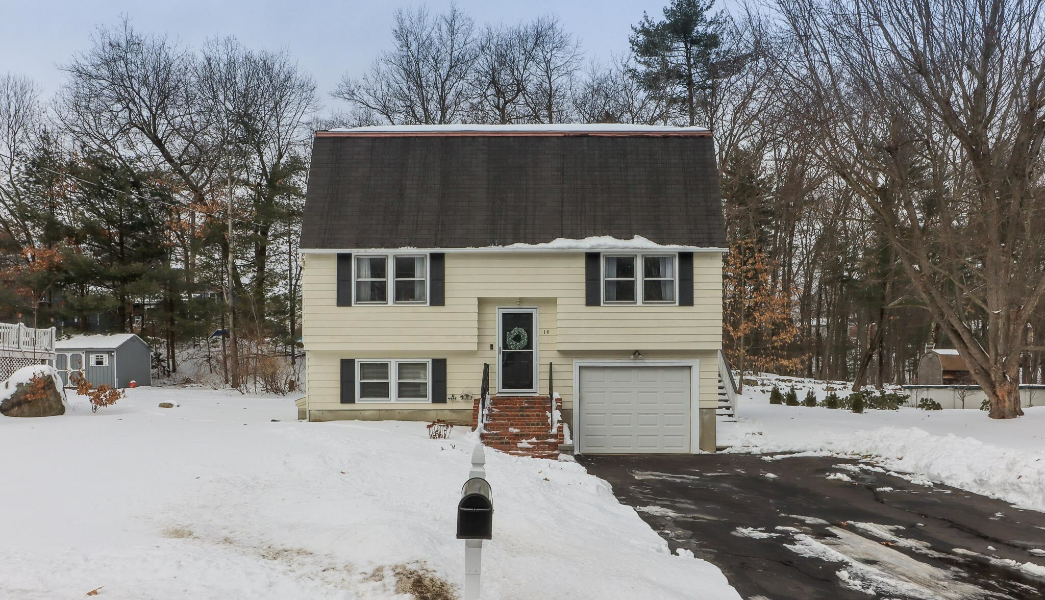 Property Photo:  14 Elaine Drive  NH 03062 