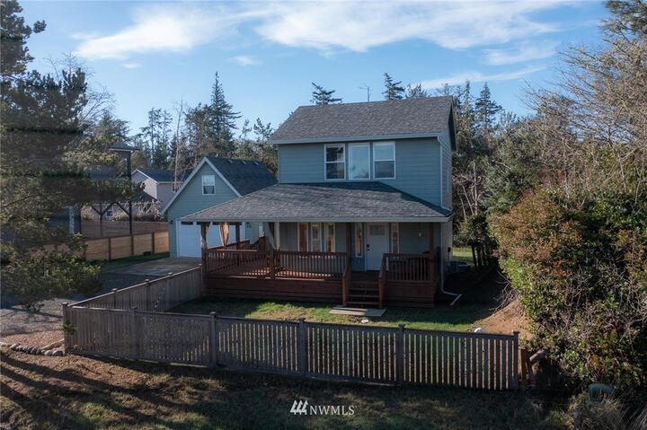 Property Photo: 731 N Bay Avenue SE WA 98569