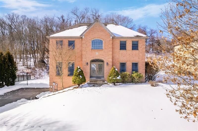 Property Photo:  1529 Brimfield Dr  PA 15143 