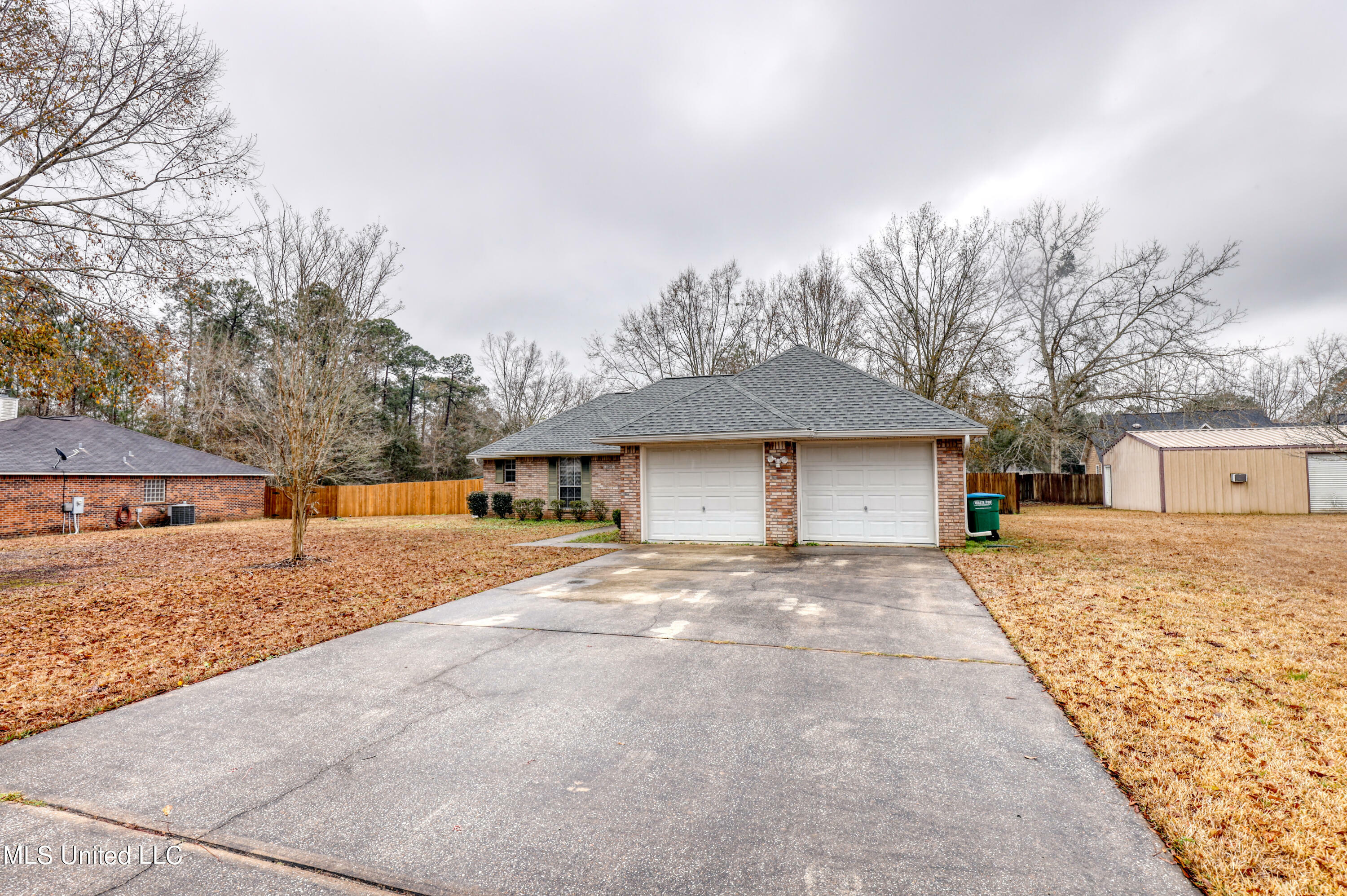 Property Photo:  2205 Broadmoor Drive  MS 39553 