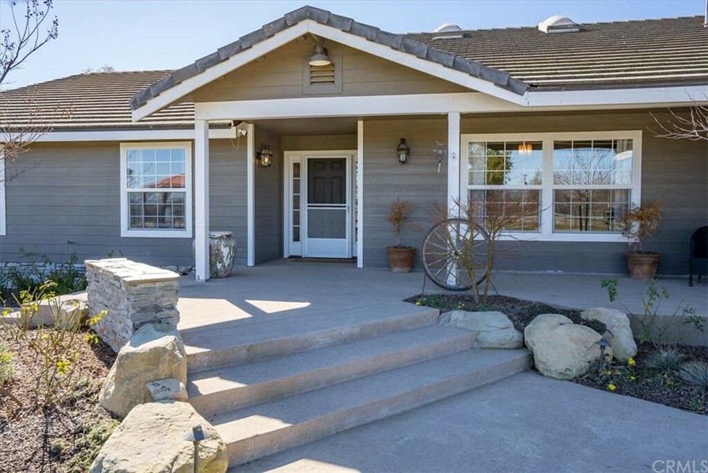 Property Photo:  875 Climbing Tree Lane  CA 93465 