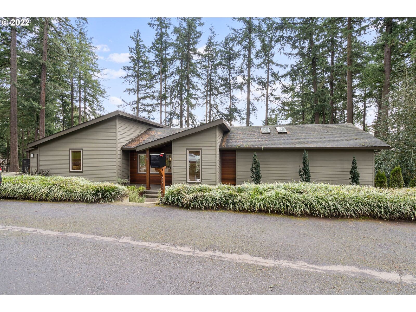 Property Photo: 3205 SW Underwood Dr OR 97225