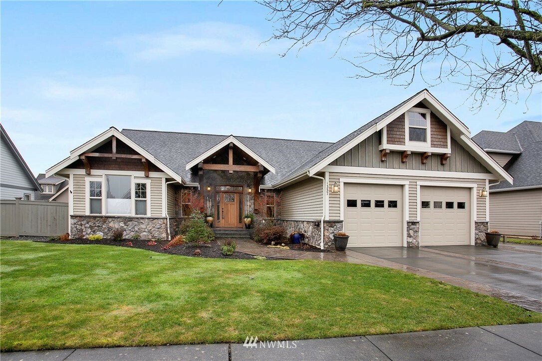 Property Photo:  1337 W Park Street  WA 98264 