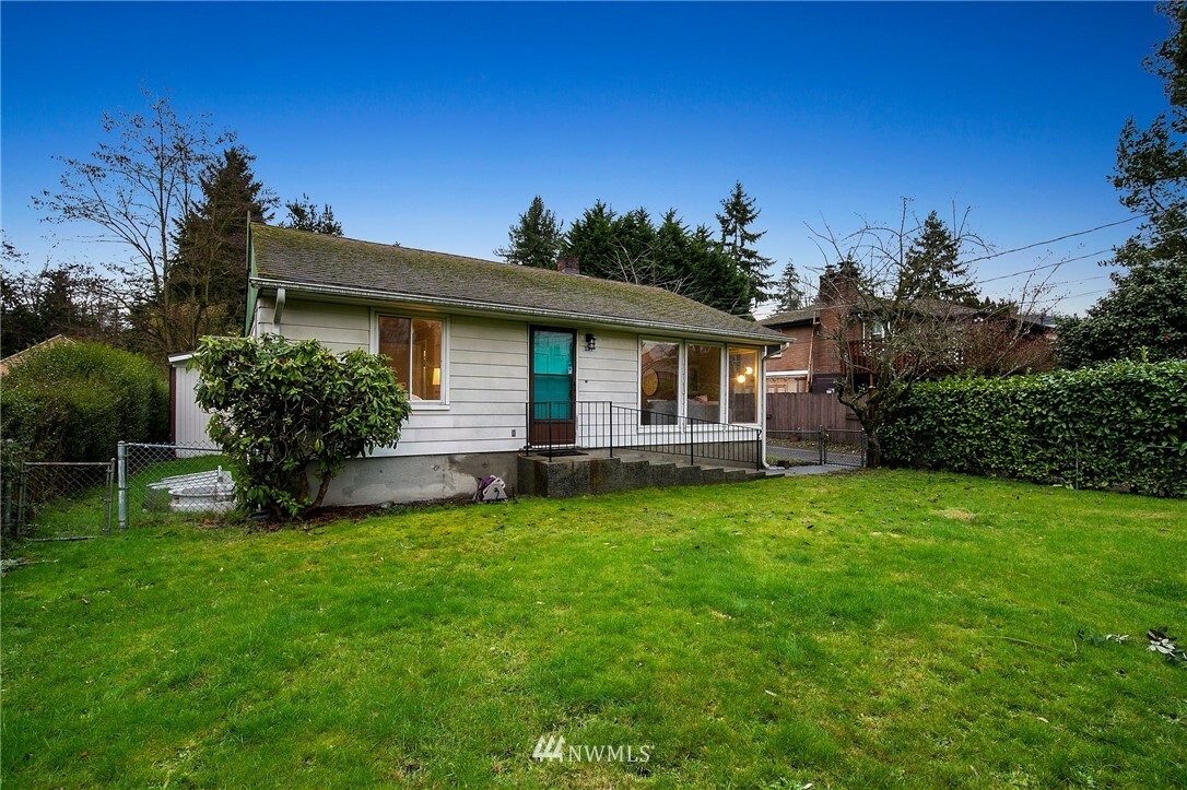 Property Photo:  131 SW 119th Street  WA 98146 