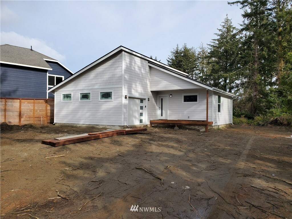 Property Photo:  876 Albion Street SE  WA 98569 