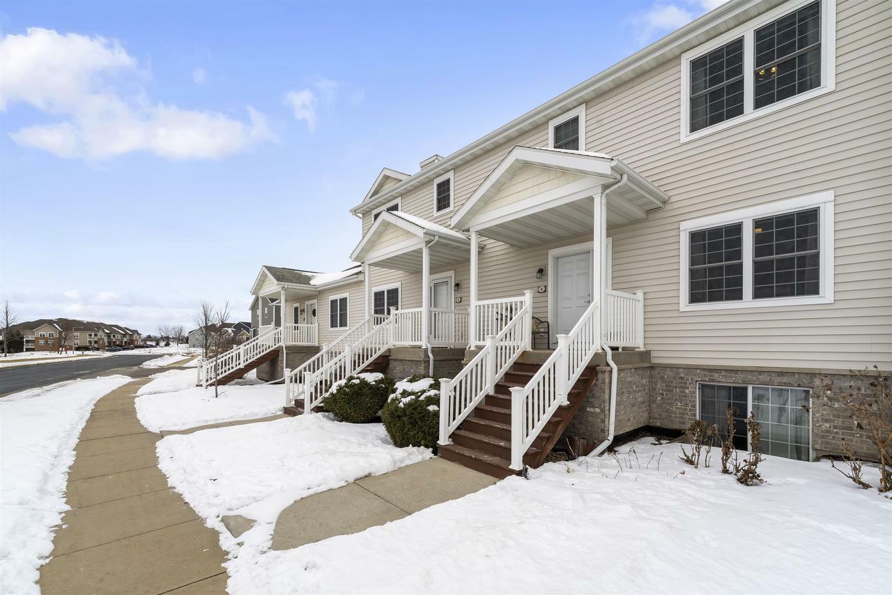 Property Photo:  845 Kimball Ln 4  WI 53593 