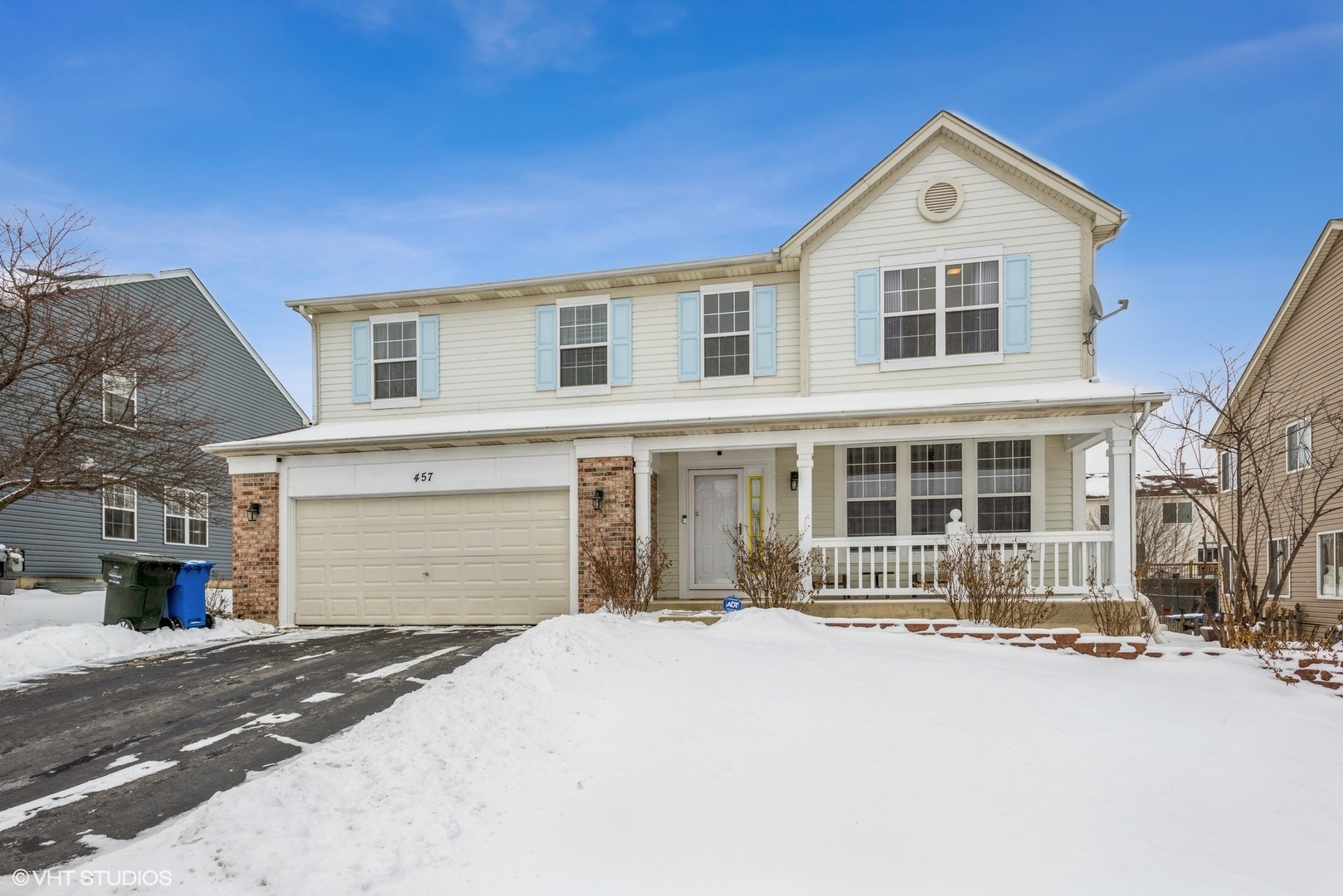 Property Photo: 457 Ashbrook Lane IL 60177