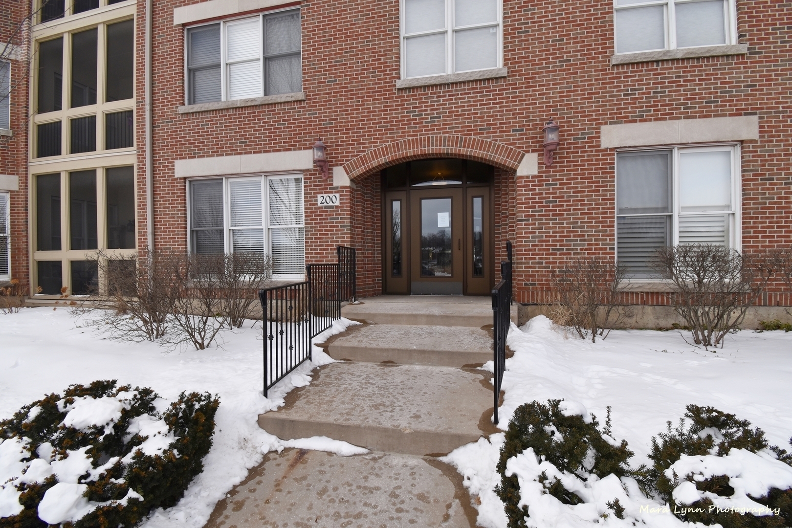 Property Photo:  200 N River Lane 405  IL 60134 