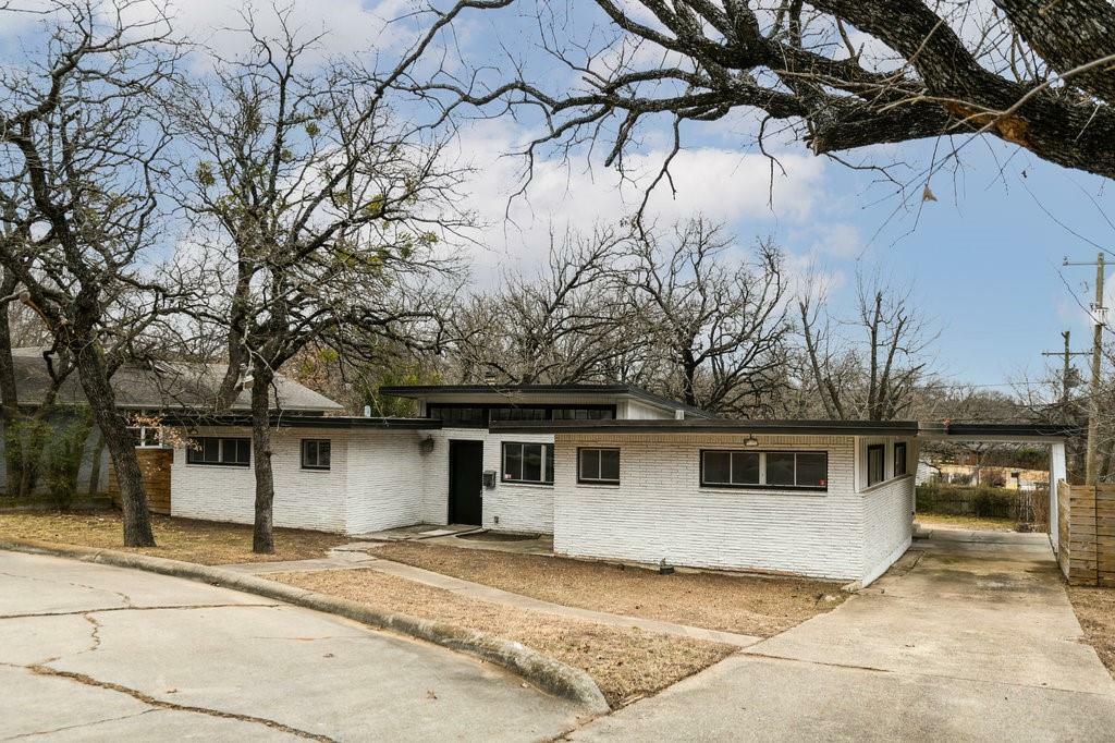 Property Photo:  5782 Rockhill Road  TX 76112 