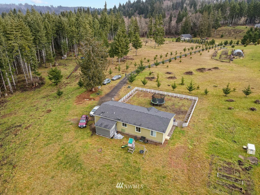 Property Photo:  878 Oak Point Road  WA 98632 