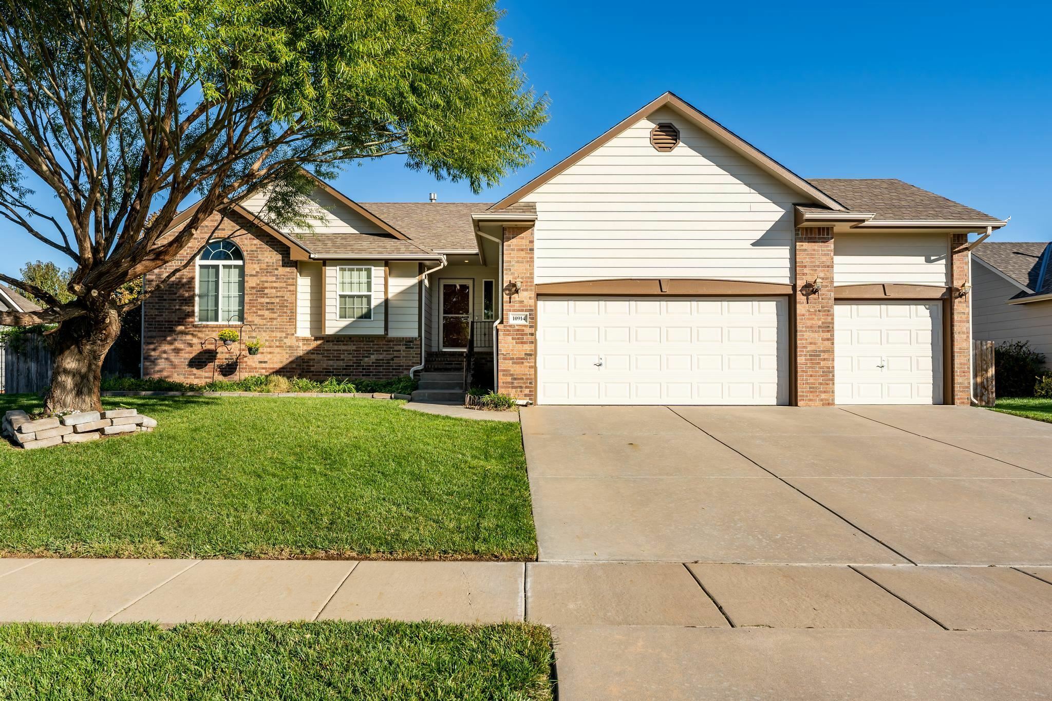 Property Photo:  10914 W Lantana St  KS 67205 