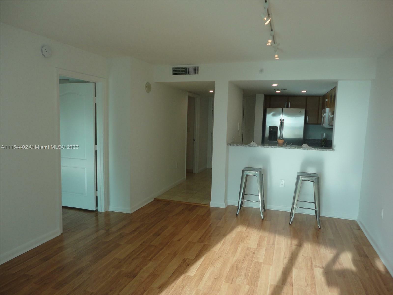 Property Photo:  2101 Brickell Ave 2211  FL 33129 