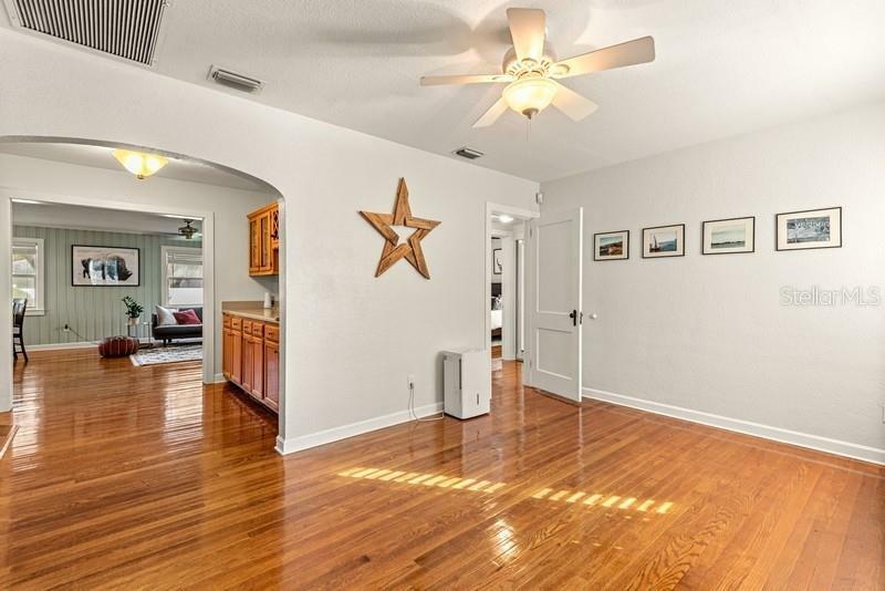 Property Photo:  1425 W Yale Street  FL 32804 