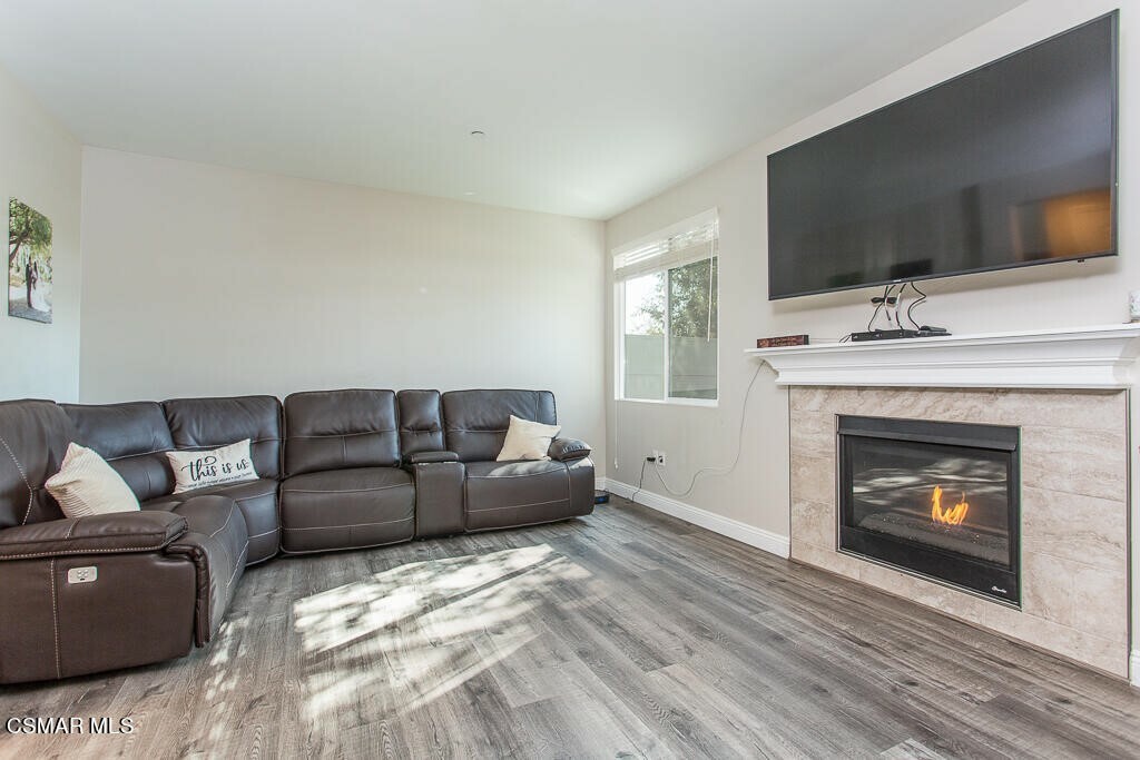 Property Photo:  1525 Patricia Avenue 4  CA 93065 