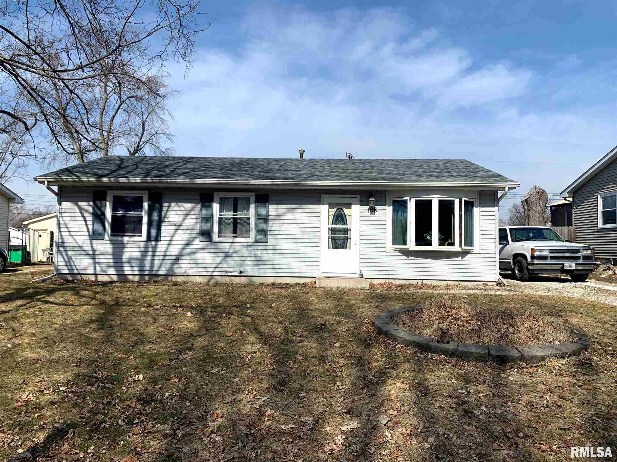 108 Blossom  Washington IL 61571 photo