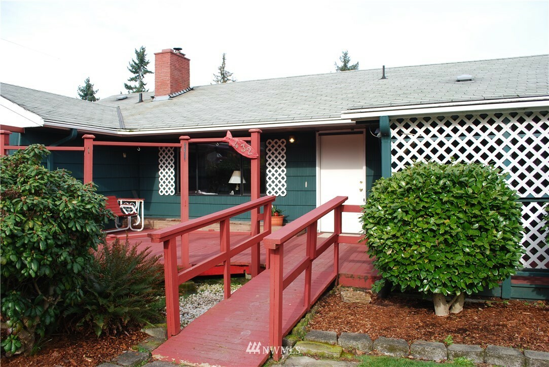 Property Photo:  432 S 206th Street  WA 98198 
