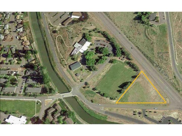 Property Photo:  Eberlein Avenue  OR 97601 