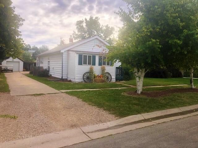 Property Photo: 725 Canby Street WY 82801