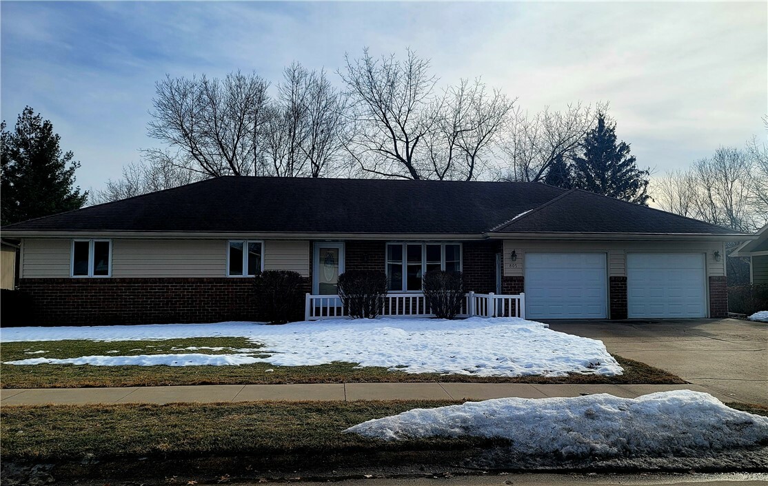 Property Photo:  805 Park Lane  IA 50219 