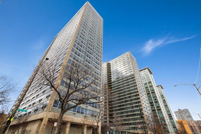 Property Photo: 3550 N Lake Shore Drive 322 IL 60657