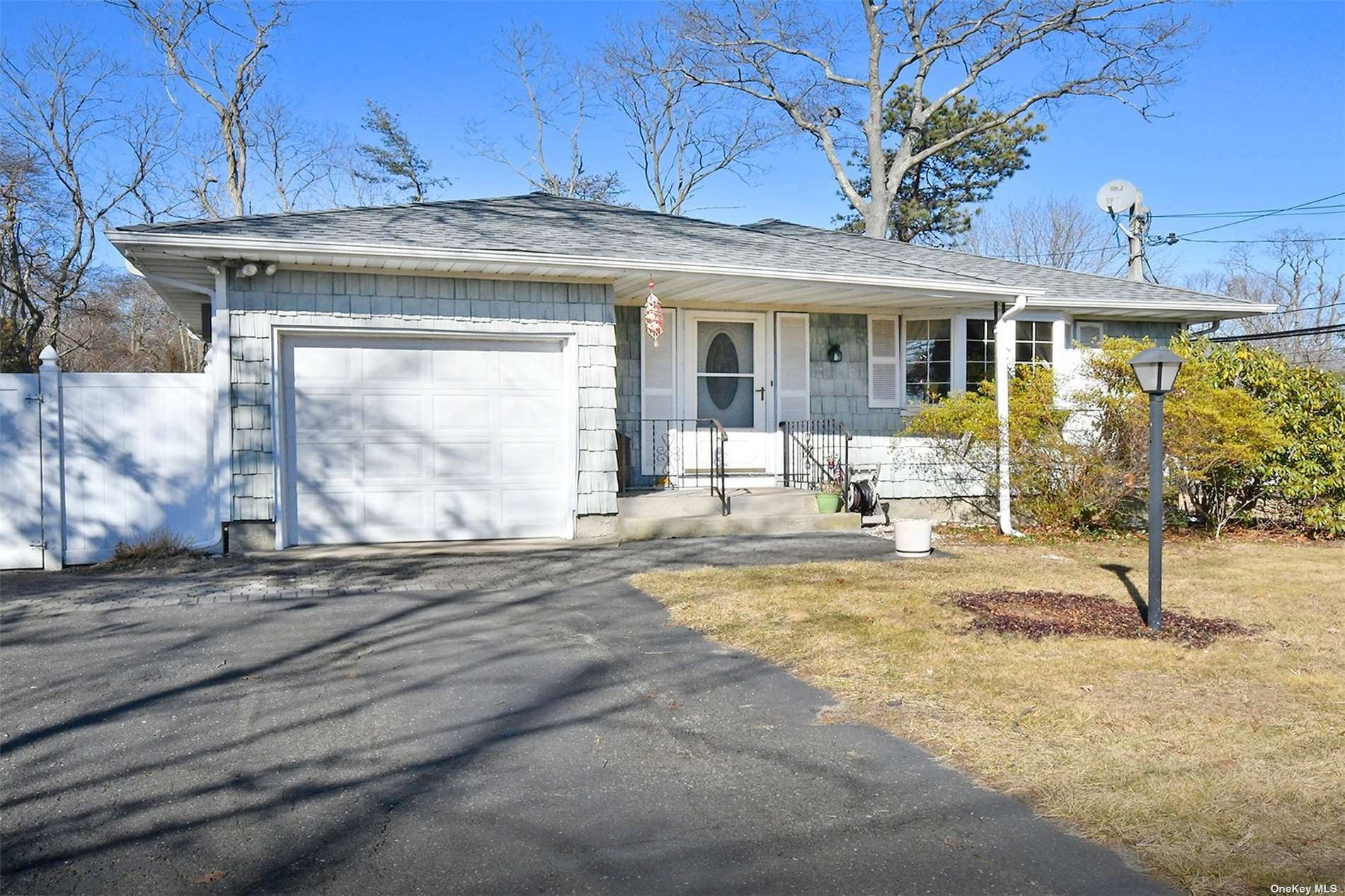 Property Photo:  211 Long Island Avenue  NY 11742 