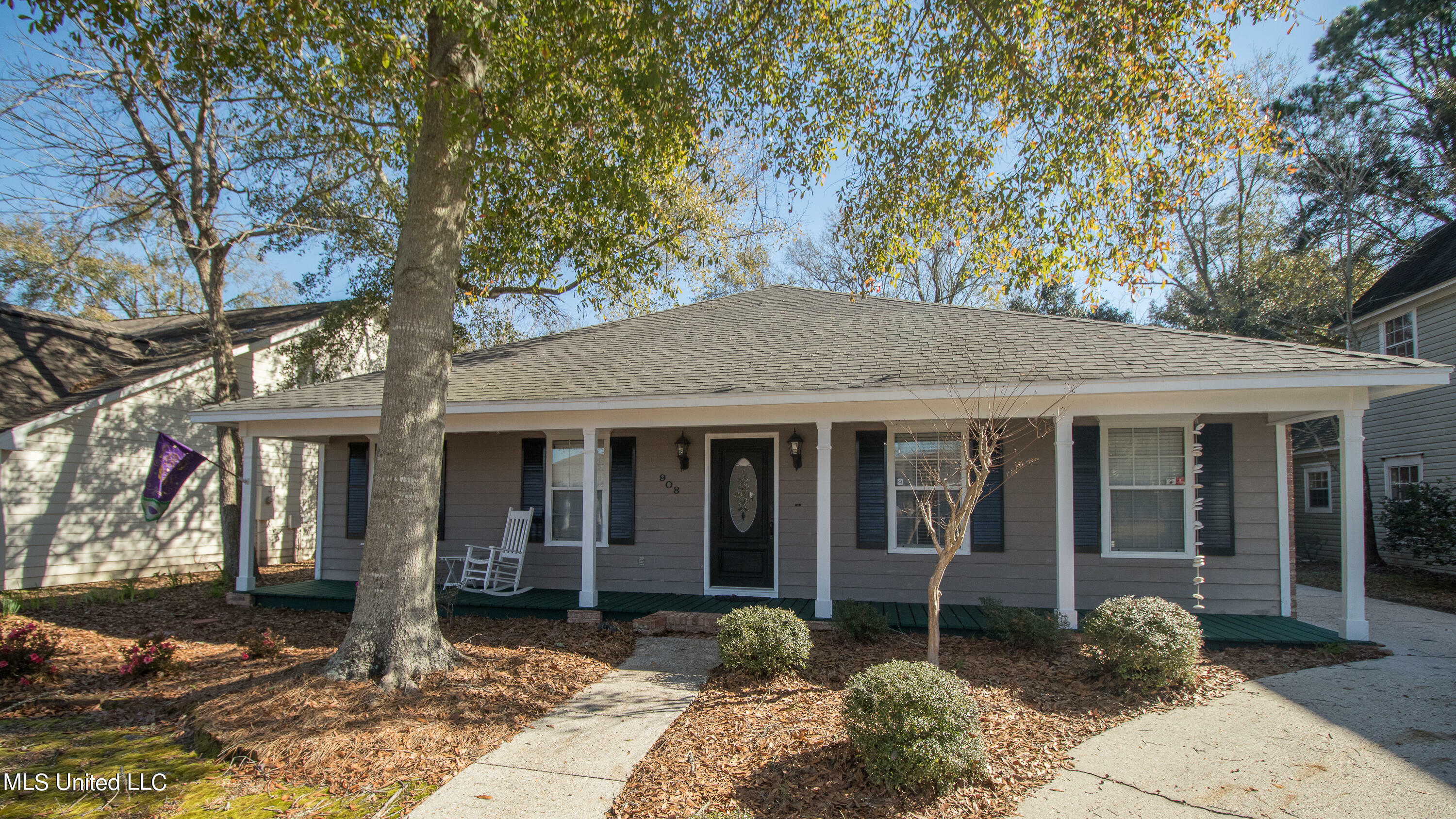 908 Handsboro Place  Gulfport MS 39507 photo