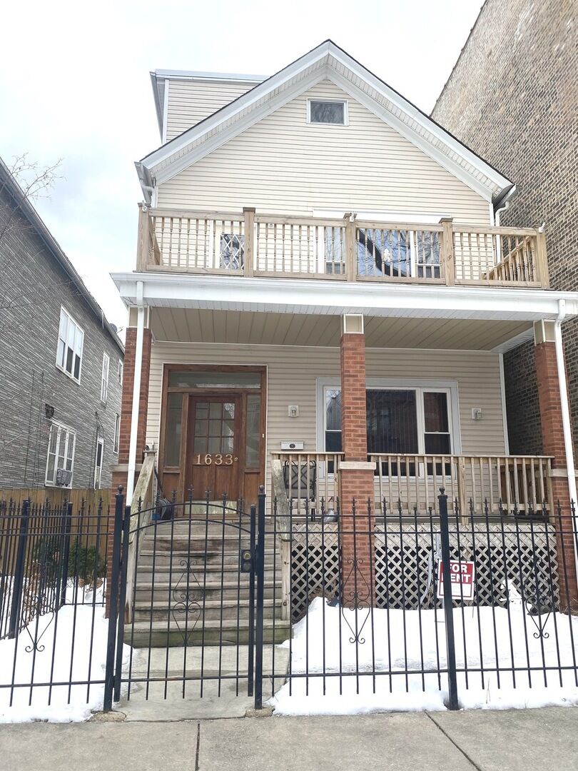 Property Photo:  1633 N Richmond Street 1  IL 60647 