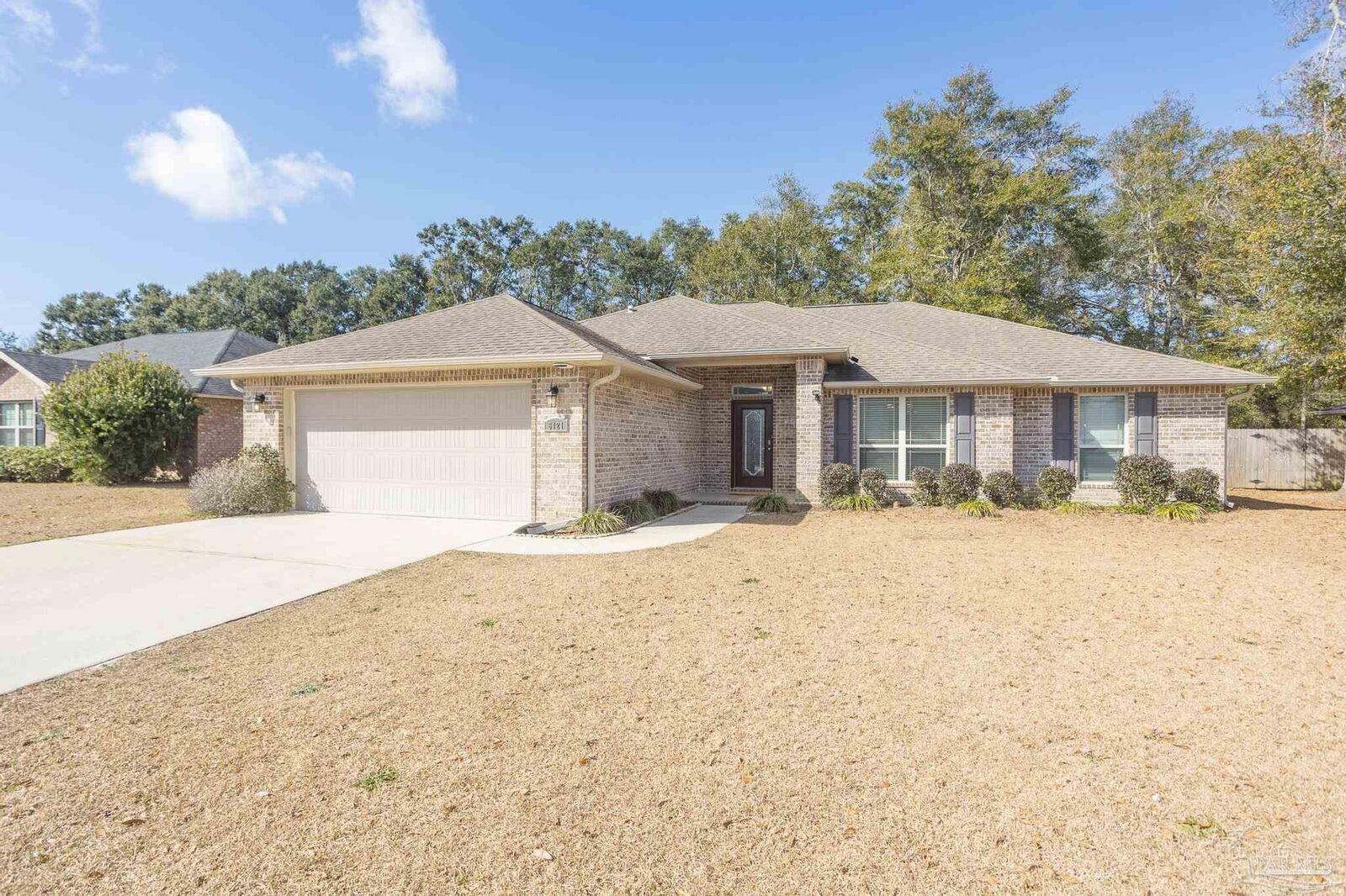 Property Photo: 6121 Autumn Pines Cir FL 32571