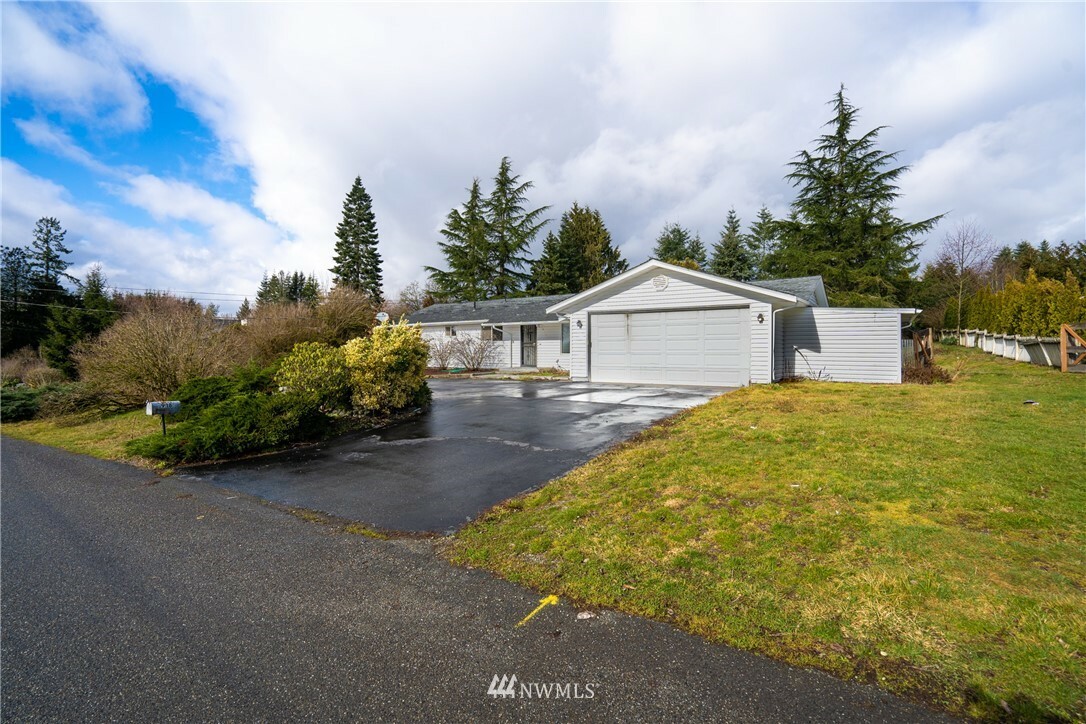 Property Photo:  918 Beachley Road  WA 98284 