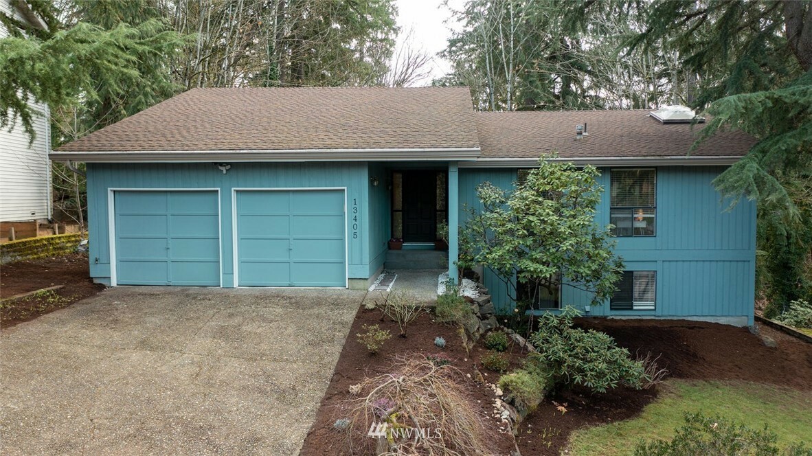 Property Photo:  13405 SE 57th Street  WA 98006 