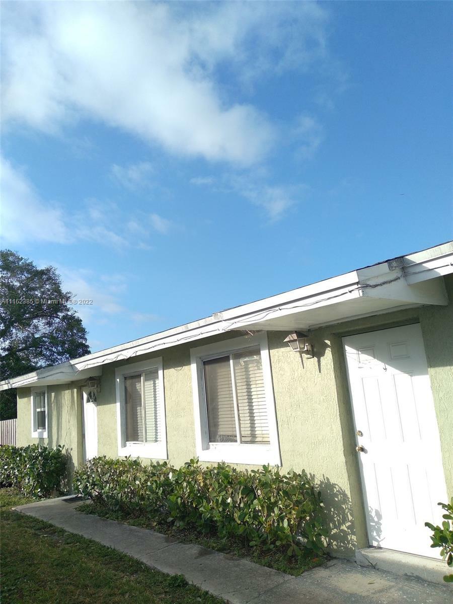 Property Photo:  2504 NW 21st St  FL 33311 