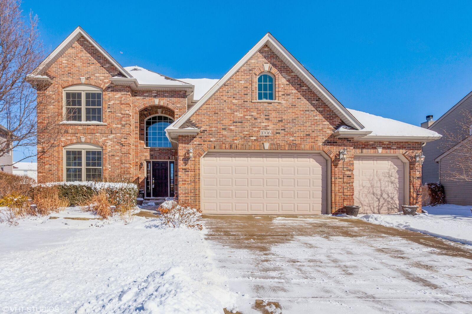 Property Photo: 1006 Conrad Lane IL 60404