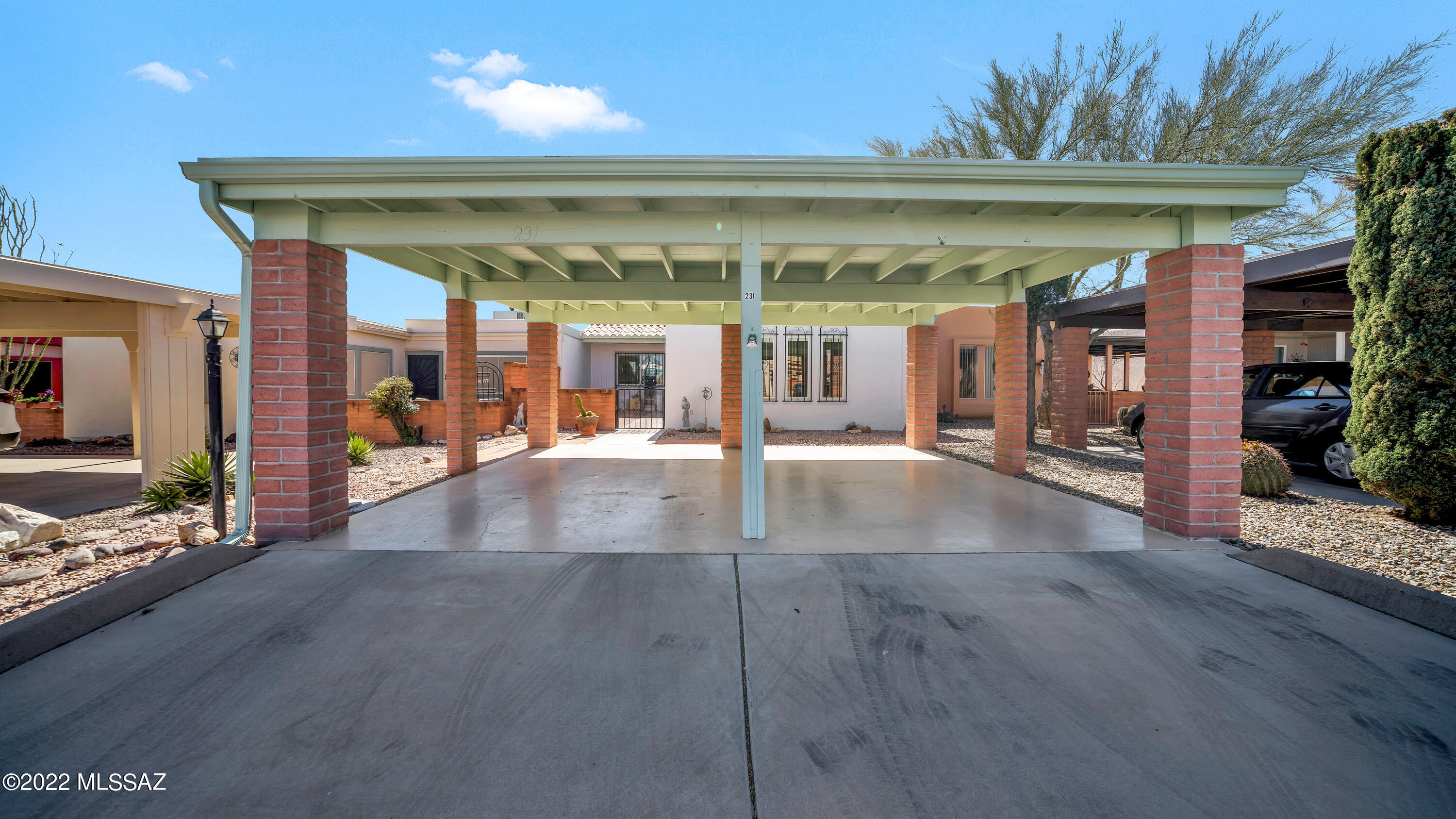 Property Photo:  231 W Calle De Las Profetas  AZ 85614 